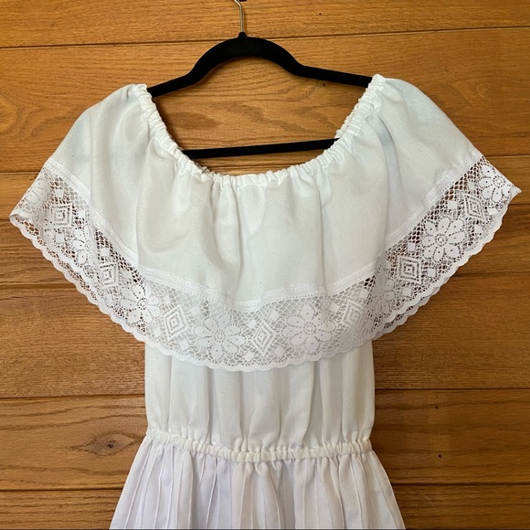 Vintage handmade white off shoulder lace trim embroidered hem dress - Picture 4 of 9